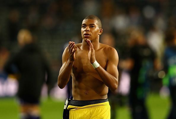 RSC Anderlecht v Paris Saint-Germain - UEFA Champions League
